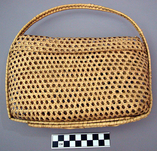 Basket - purse-shaped, with cover & handle | Mapping Philippine ...