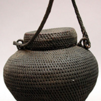 Covered baskets with handles = gor-bun