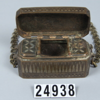Box with Chain
