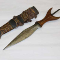Dagger with scabbard (Moro)